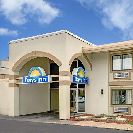 Days Inn By Wyndham Bloomington West מראה חיצוני תמונה